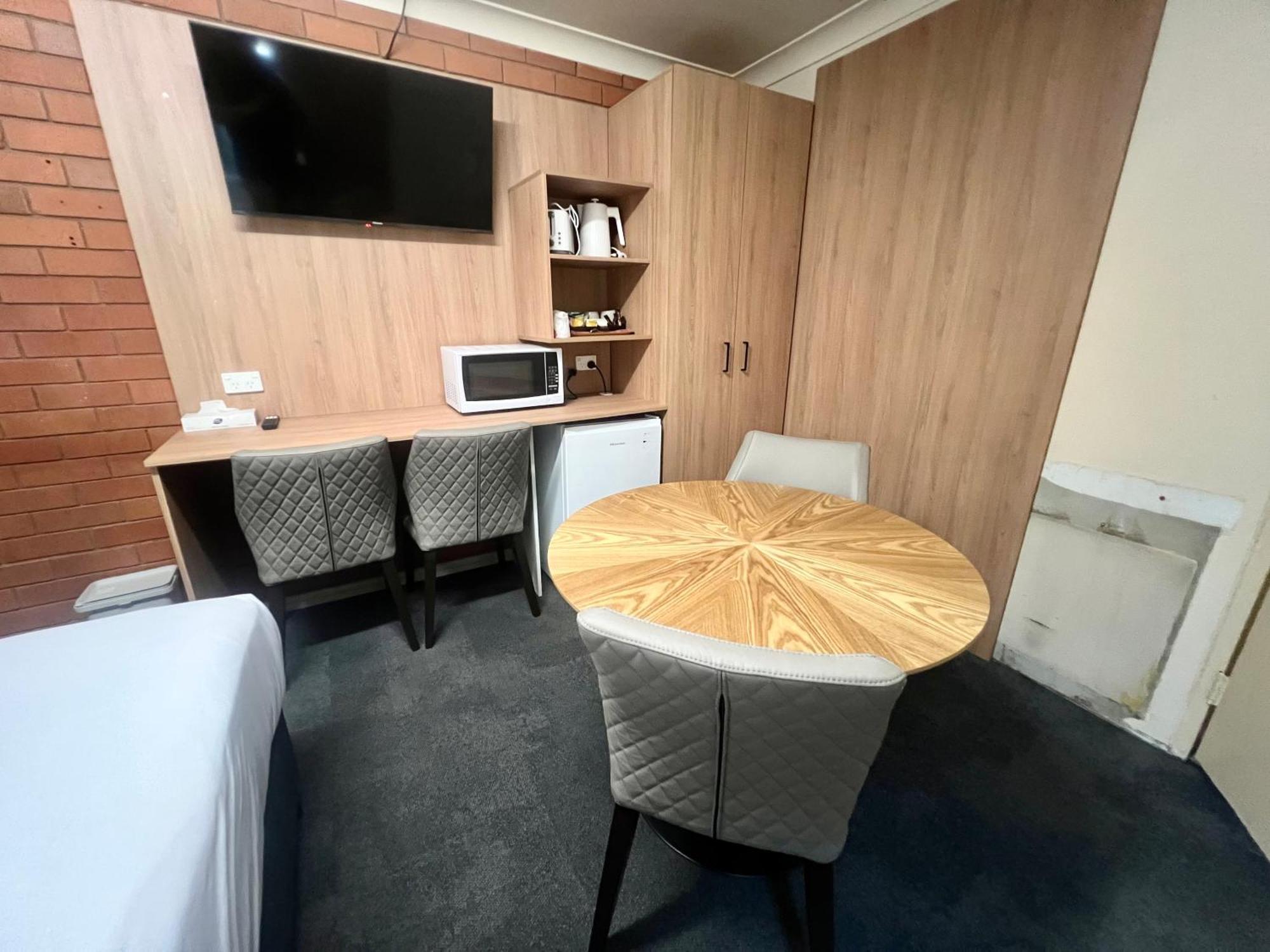 Adrian Motel Forbes Bagian luar foto